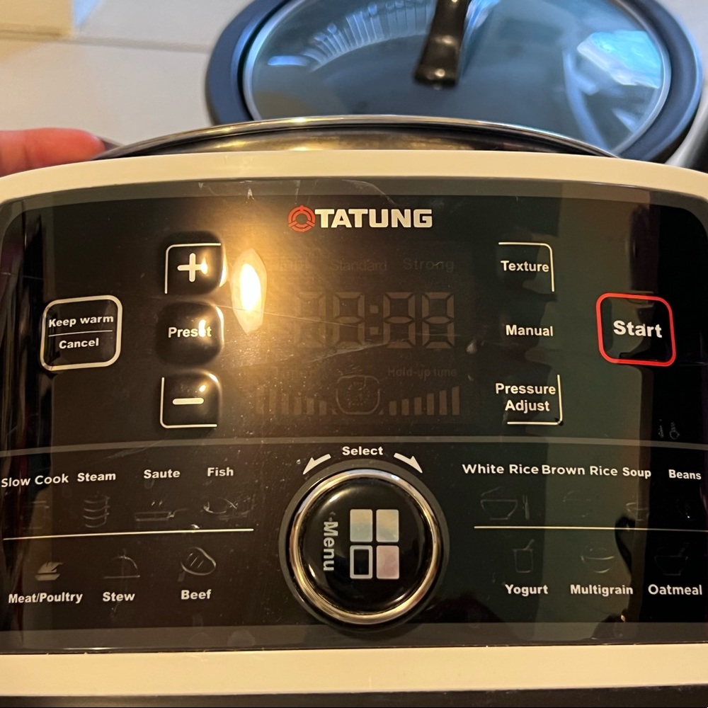 Tatung EVA 6.3 qt. Pressure Cooker with 20 Preset Functions in White